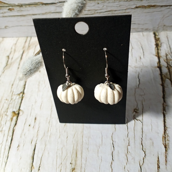 Fall Thanksgiving Halloween Pumpkin Earrings - Picture 2 of 10
